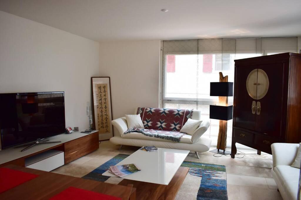 Modern Apartment 모던 펜션 Интерлакен Екстериор снимка